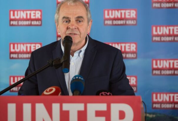 Lunter Kotlebának: Jelentsd már végre be, hogy mikor adod át a hivatalodat!