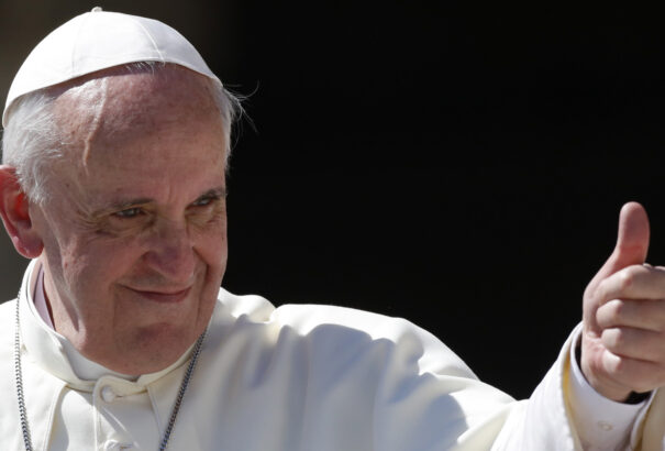 Ferenc pápa engedélyezi az amazóniai papok házasodását