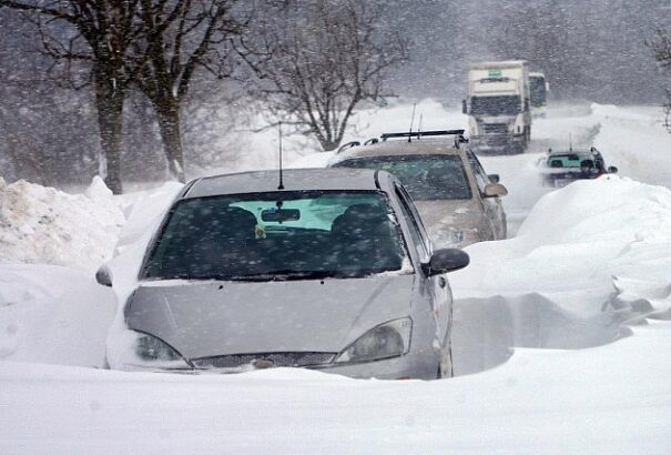 A havazás miatti késést a munkaadónak nem kell automatikusan elnéznie