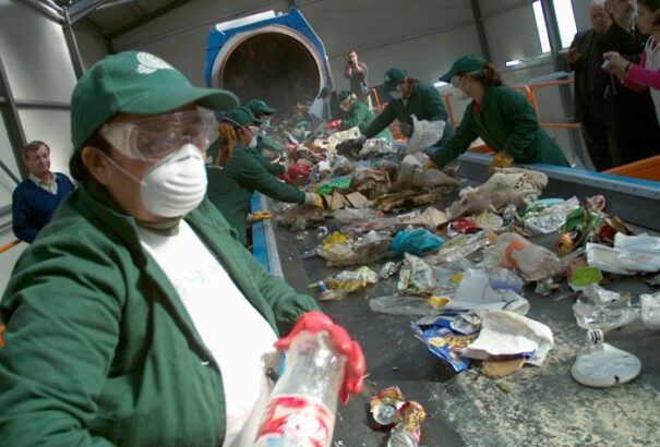 Románia vezető újrahasznosító vállalata építene PET-palack feldolgozót Szlovákiában