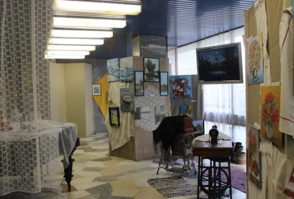 11 bátorkeszi alkotó nyújtotta át karácsonyi ajándékát