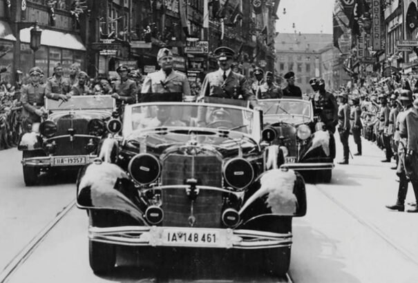 Elárverezik Hitler híres limuzinját