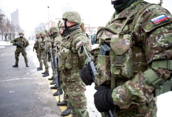 A lakosság leginkább a hadseregben és oktatásügyben bízik, nagyot zuhantak az egyházak