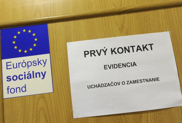 Változnak a munkanélküli segély feltételei