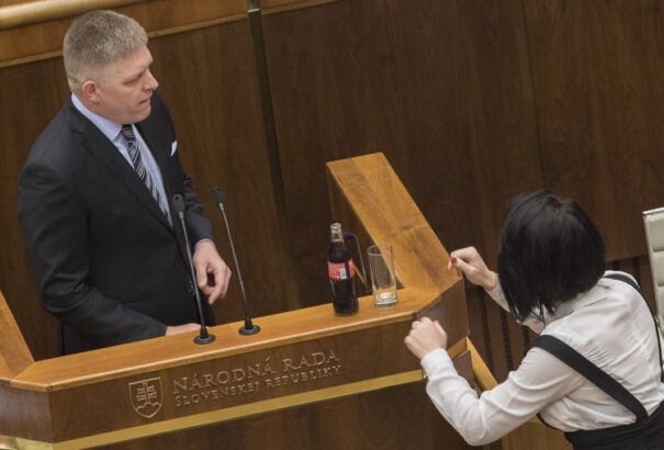 Fico levelet küldött Andrej Kiska köztársasági elnöknek: Fizess!