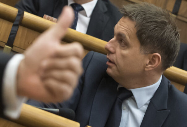 A parlament elfogadta a 2018-as költségvetést