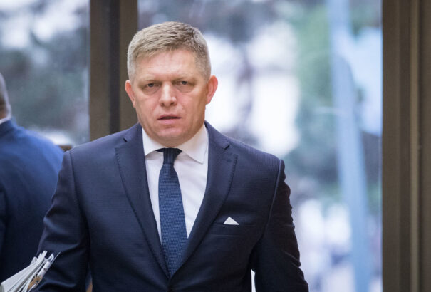 Büntetőfeljentést tesz Fico ellen a parlamenten kívüli párt
