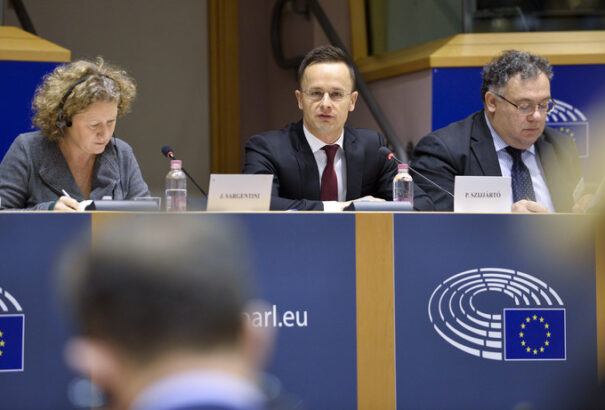 A tegnapi EP-vita tanulságai: sem tényekkel, sem szónoklatokkal nem tudták kikezdeni a magyar álláspontot