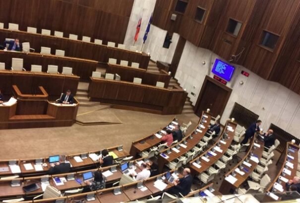 Elmaradt a parlament mai szavazása – hivatalosan az időjárás miatt