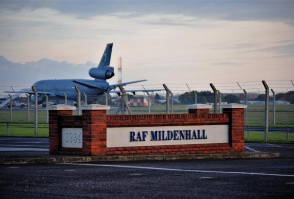 Ideiglenesen lezártak egy amerikai légibázist Angliában