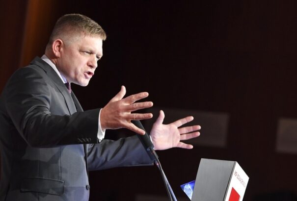Fico megint fordított egyet a köpönyegen: már nem kell mindenáron az EU magja