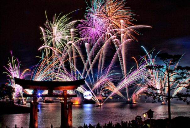 A Távol-Keletet már elérte az új év (Képek, Videók)