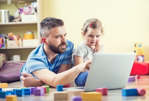 Jobban kell védeni az internetező gyerekeket az ünnepek alatt