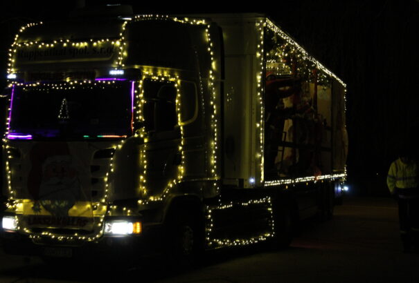 Az egész családnak felejthetetlen élményt nyújtott a Mikuláskamion