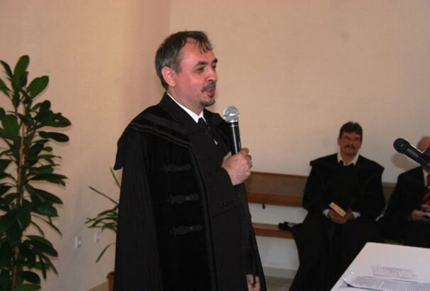 Izsmán Jónás: A karácsony Isten kegyelmi ajándéka az Őt keresőknek, az Őt szeretőknek