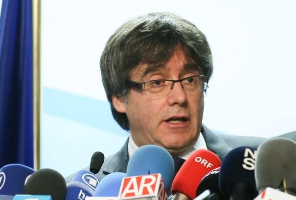 Puigdemont: A katalánok felnőttek a demokráciához, és joguk van egy köztársaság létrehozásához