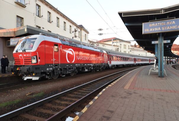 Változik a vonatok és a buszok menetrendje. Az egyes gyorsvonatok 160 km/órás sebességgel fognak közlekedni
