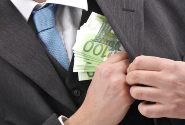 Fico a korrupcióellenes intézkedésekkel büszkélkedik, az emberek viszont másképp látják a helyzetet