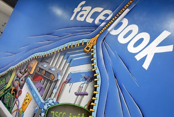 A Facebook többet ártott a médiának, mint a konspirátoroknak