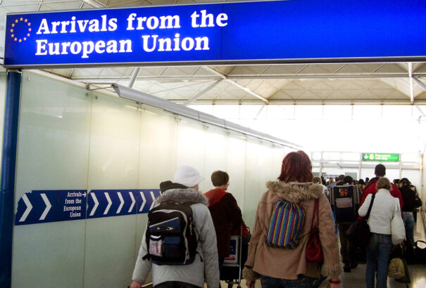 Eurostat: tavalyelőtt mintegy 4,7 millió bevándorlót és letelepedőt regisztráltak az EU-ban