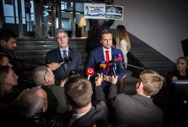 Patthelyzetben a szlovák politika, pengeélen táncol a Most-Híd