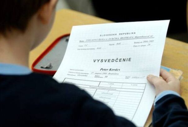 Felmérés: A szülők akkor értékelik pozitívan a félévi bizit, ha abban csak egyesek és kettesek vannak