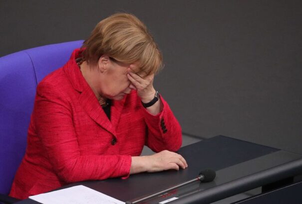 Bloomberg.com: Európának vezetőre van szüksége Berlinben