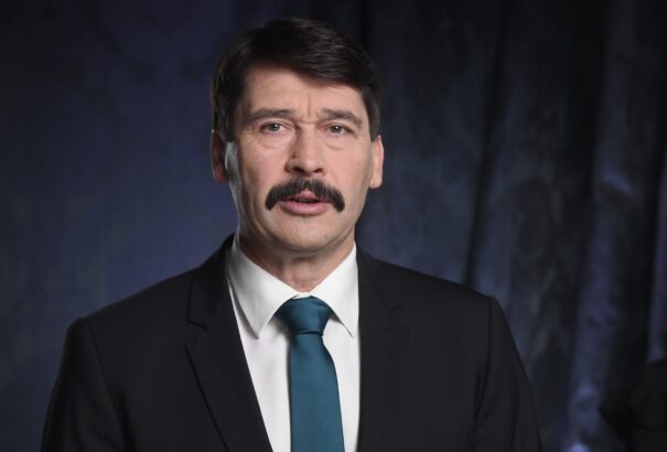 Áder: mindig tiszteljük a másikban az embert, egymásban a magyart!