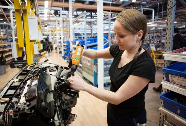 Nyugat-Szlovákia elveszíti versenyképességét. Lengyelország és Magyarország vonzóbb lehet a cégek számára