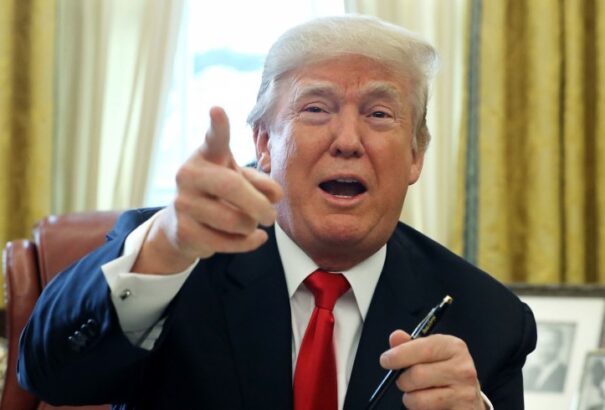 Trump válasza Észak-Koreának: Az én indító gombom nagyobb és erősebb