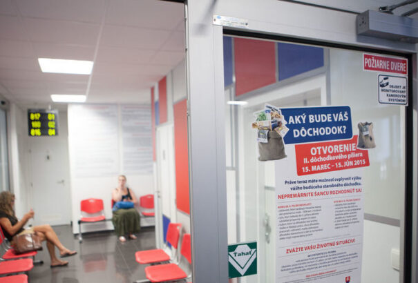 Februártól a nyugdíjasok dönthetnek a második pillérben összespórolt pénzükről