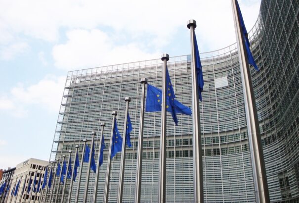 Az Európai Bizottság ismét beperelte Magyarországot, Lengyelországot és Csehországot a migránsok szétosztása miatt