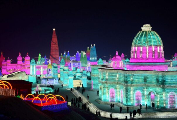 Bámulatos jégváros világítja be a kínai Harbint
