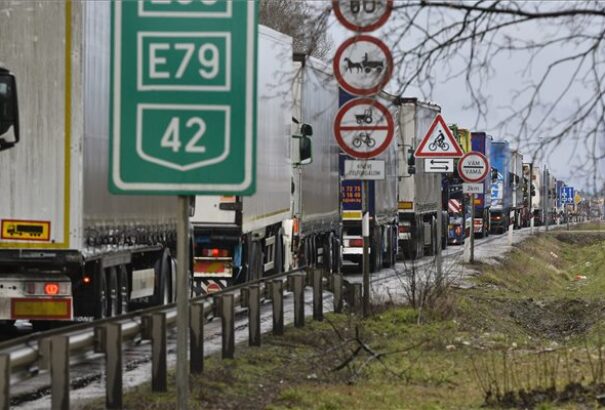 Bónuszokat és szabad hétvégéket kínálnak, mégis kevés az érdeklődő