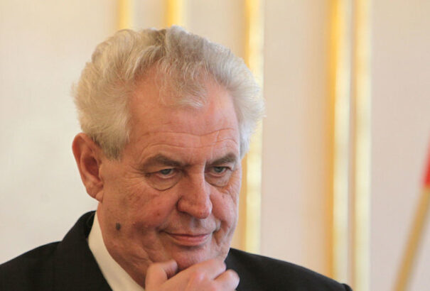 Peter Tkačenko: Zeman vagy beleáll, vagy veszít