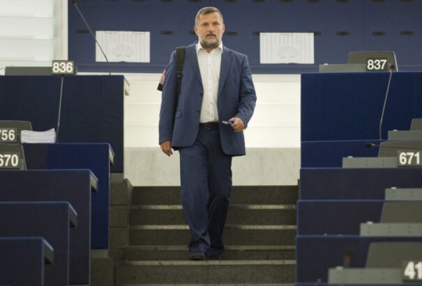 Párbeszéd helyett újabb pengeváltás az MKP és a Most-Híd között