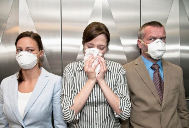 Kutatás: Nem csak köhögéssel, egyszerű kilégzéssel is terjed az influenza