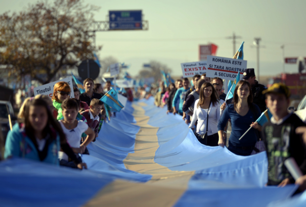 Meg kell mutatni, hogy a székelyek identitásukat, jelképeiket nem adják fel