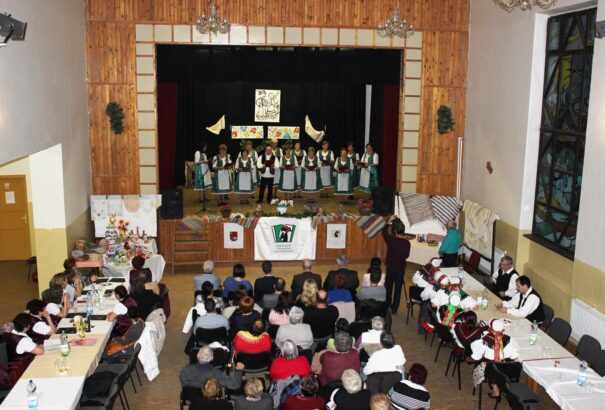 Folklórtalálkozó Köbölkúton harmadszor