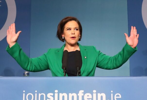 Új elnököt választott a ír Sinn Féin, az egykori IRA politikai szárnya