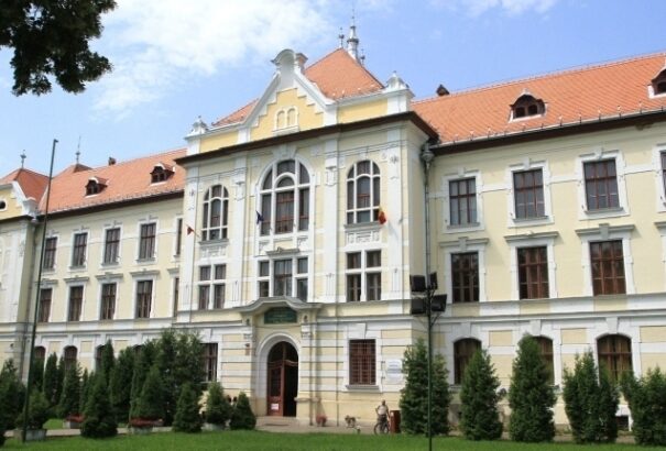 Marosvásárhelyi iskolaügy – Megszavazta a román szenátus az iskola újraalapítását