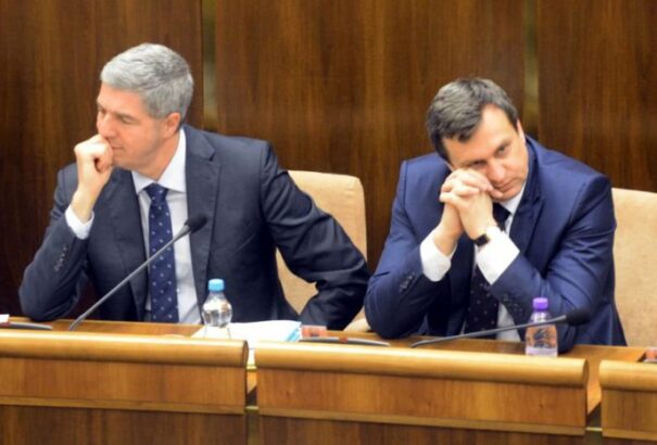 Van, ami nem változik – ahogy az SNS sem. Újabb bástyát veszíthet a Most-Híd