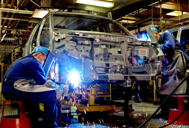 Tizenkét éven belül az európai autógyárak fele bezárhatja kapuit. Szlovákia sem ússza meg