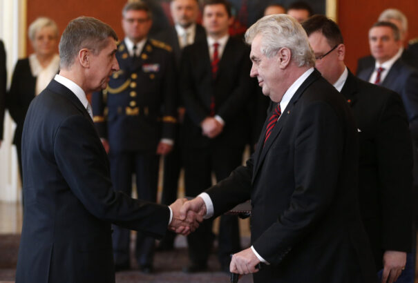 Zeman nem fogja határidőkkel megkötni Babiš kezét