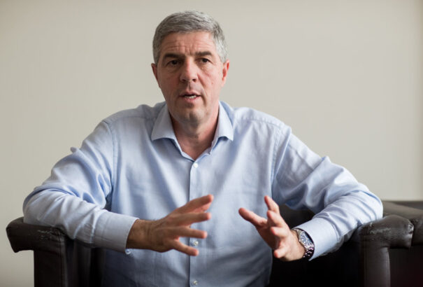 Bugár Béla: Talán valamiféle roncsnak nézek ki?