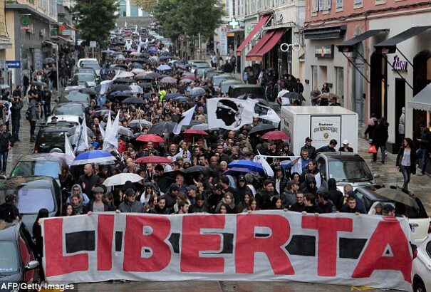 Szélesebb autonómiát követelnek a korzikai nacionalisták