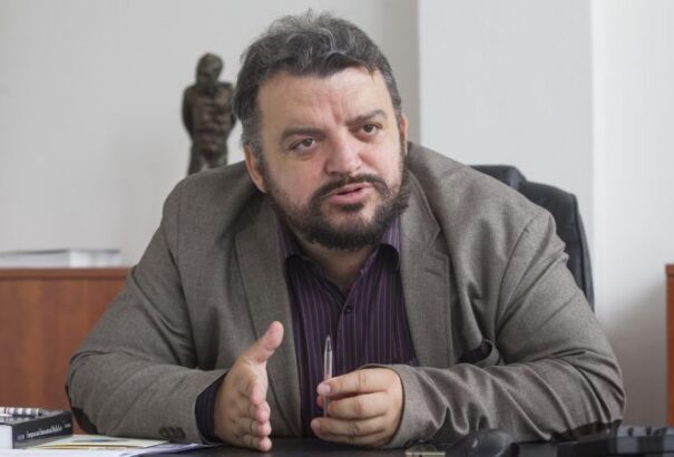 Eduard Chmelár fontolóra vette, hogy indul a jövő évi államfőválasztáson