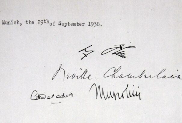 Prágában kiállítják az 1938-as müncheni egyezmény eredeti példányát