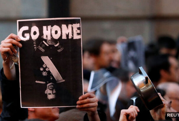 Kifütyülték a spanyol királyt Barcelonában