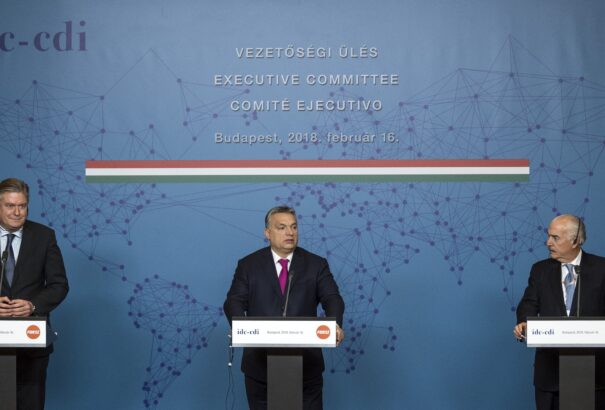 Orbán és Menyhárt a Kereszténydemokrata Internacionálé ülésén
